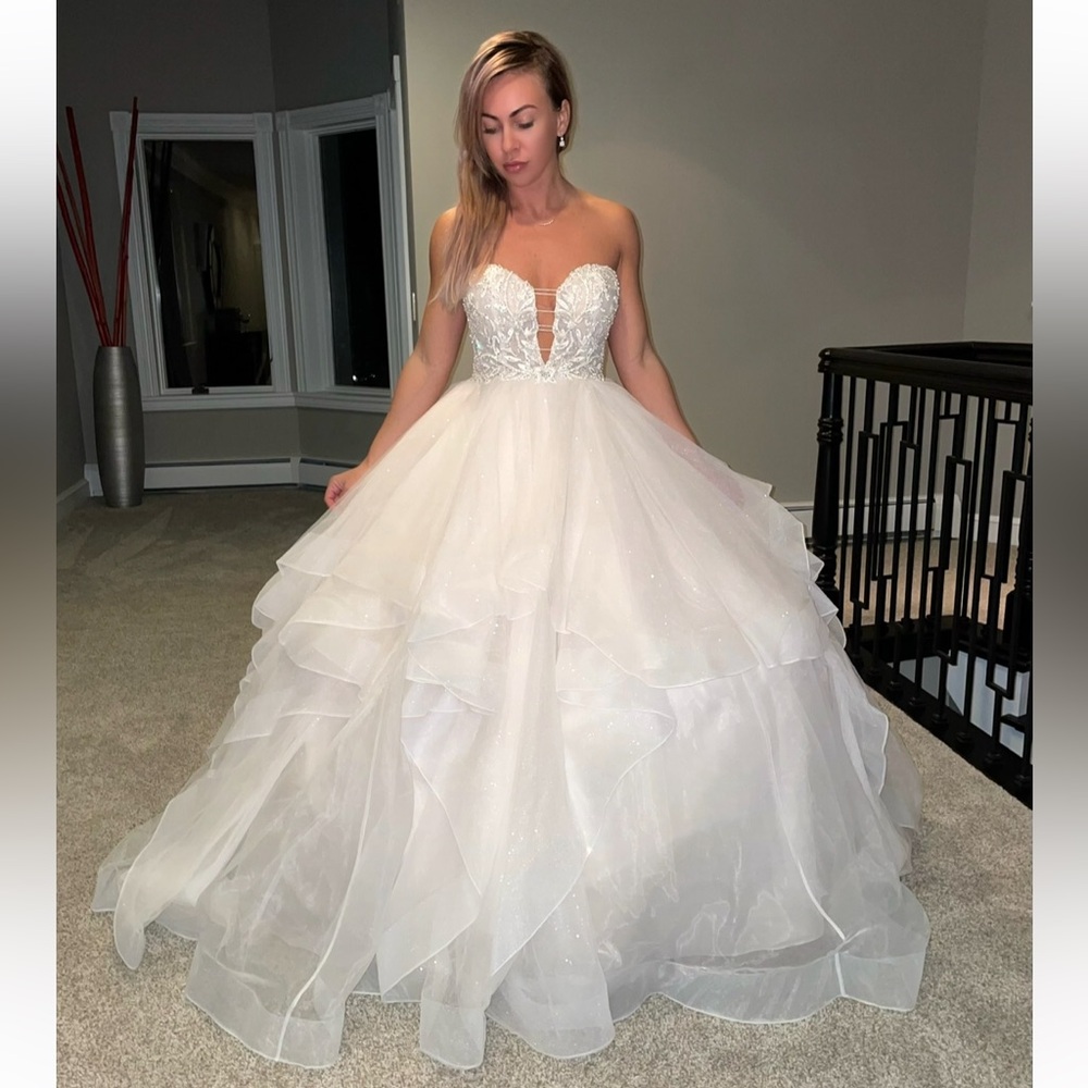 Elegant White Wedding Dress